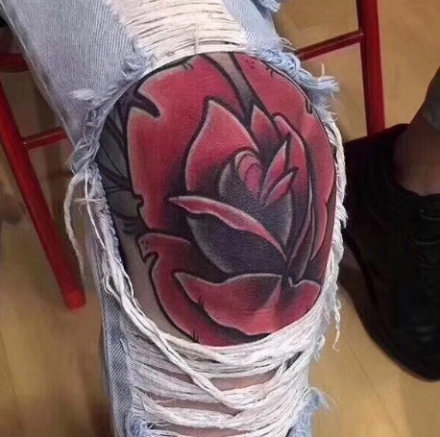 膝盖部位的一组个性纹身作品欣赏