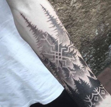 胳膊上的暗黑点刺森林树木纹身图案