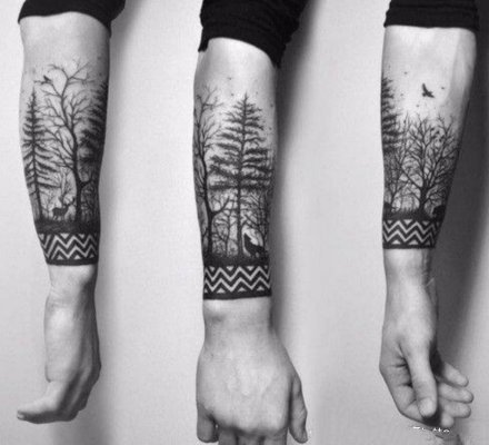 胳膊上的暗黑点刺森林树木纹身图案