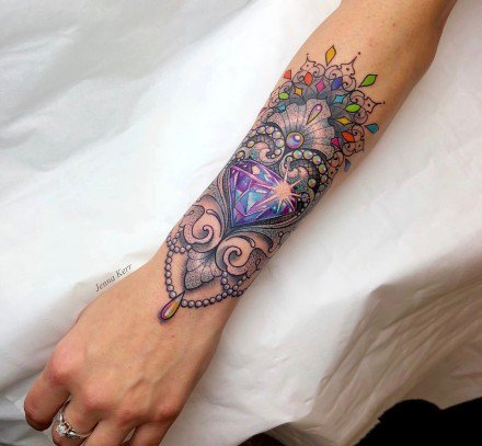 18组炫彩色的宝石钻石纹身图案