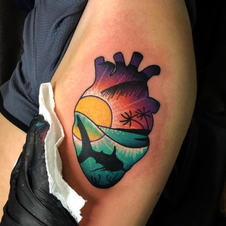 夕阳红黄色调的彩色小图纹身欣赏