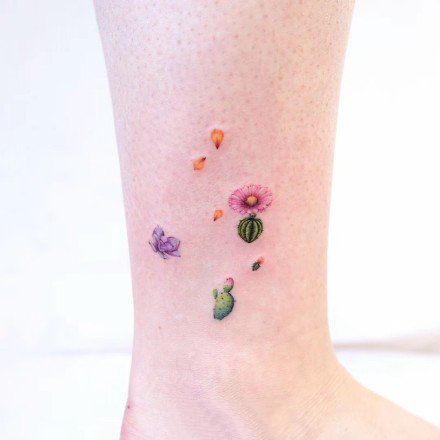 小清新的一组花瓣纹身图片欣赏