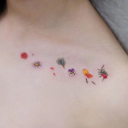 小清新的一组花瓣纹身图片欣赏