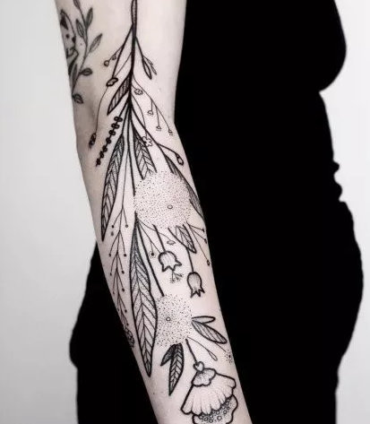自然素雅之美的黑灰植物纹身图