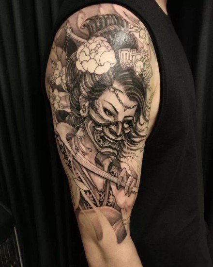 包大臂的一组日本艺妓纹身图案