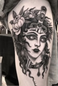 暗黑色的一组黑色女郎纹身图案