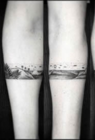 漂亮的一组黑色臂环纹身图案