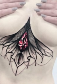 女士性感的胸部下面的宝石纹身图案缩略频道推荐图
