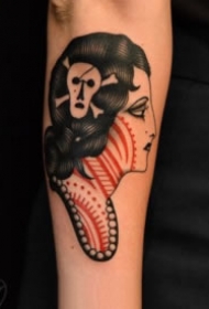 红黑色的oldschool女郎纹身图片
