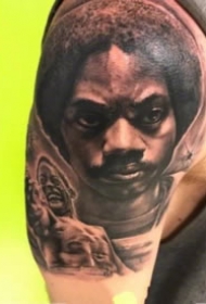 暗黑风格的素描人像纹身作品