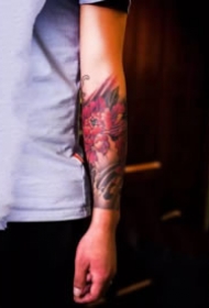 包小臂的9张传统纹身作品图案