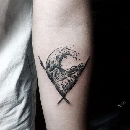 小清新的一组黑色海浪纹身图案欣赏