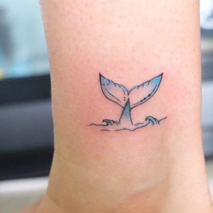 9张小清新的好看美人鱼尾巴纹身图片