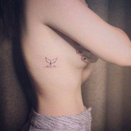 9张小清新的好看美人鱼尾巴纹身图片