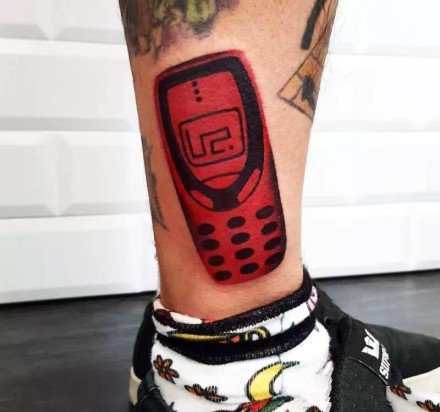 18张红色的欧美创意纹身图片