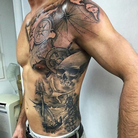 男性帅气的传统半身纹身作品图案