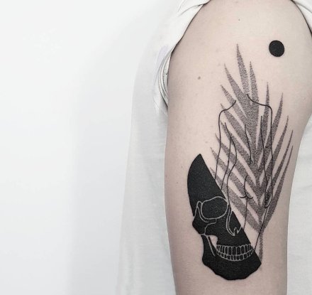 创意深黑色的一组个性纹身图片