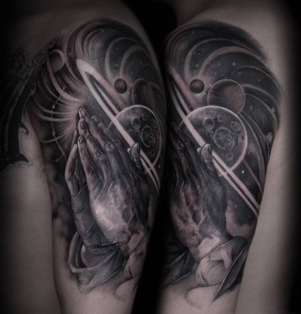 一组祈祷之手的手势纹身作品欣赏