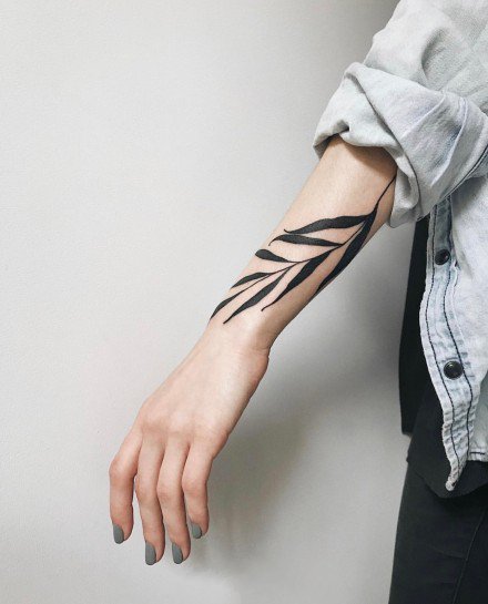 18组简约的植物系纹身作品图案