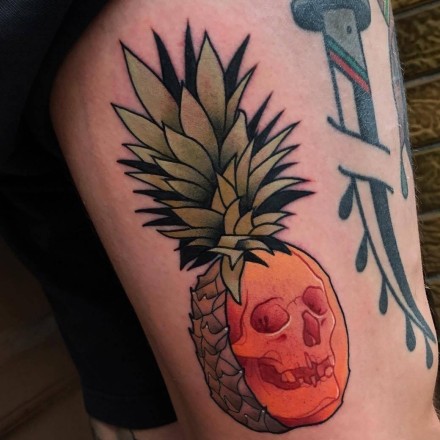 9张凤梨和菠萝的纹身图片欣赏