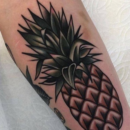 9张凤梨和菠萝的纹身图片欣赏