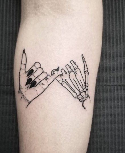 11张手主题的黑色点刺纹身图案欣赏