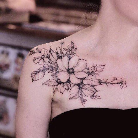 16张小清新的传统素花朵纹身作品