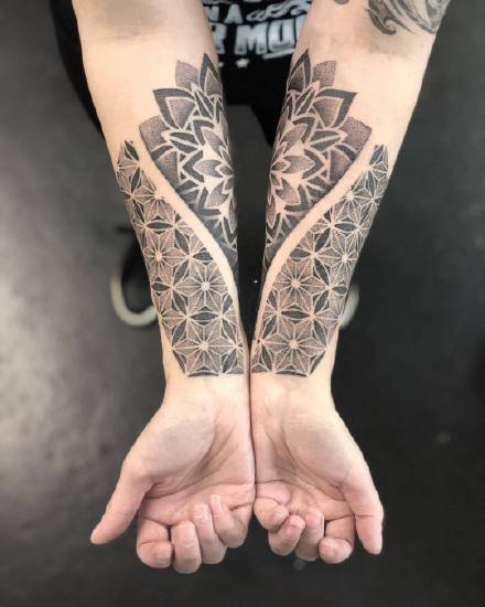 9张包小臂的黑色点刺梵花图腾纹身图案+