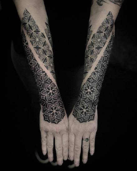 9张包小臂的黑色点刺梵花图腾纹身图案+