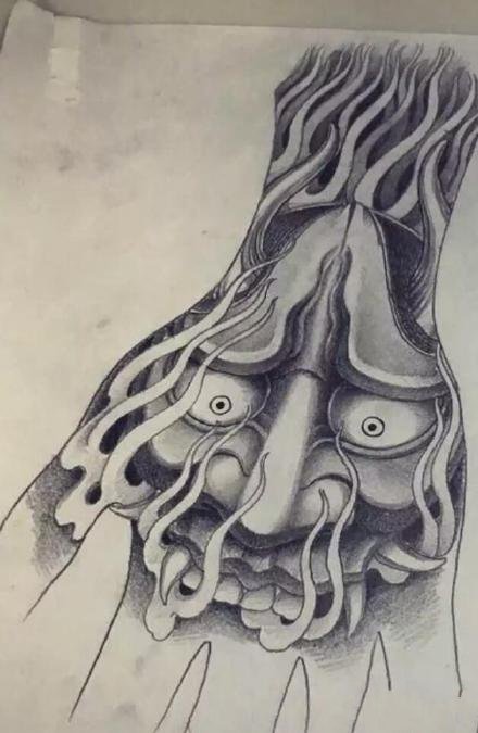 手背上的一组般若纹身效果图欣赏