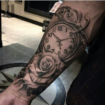 9张好看的包小臂欧美时钟纹身作品