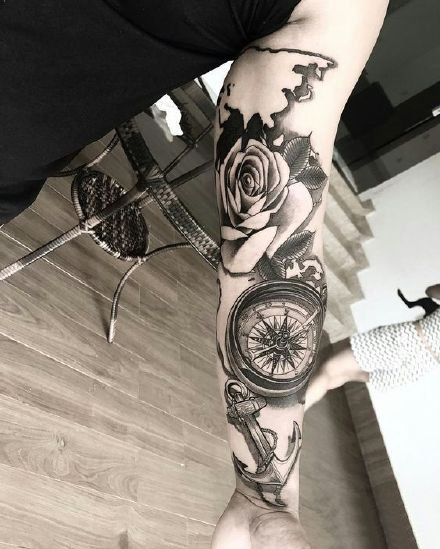 9张好看的包小臂欧美时钟纹身作品
