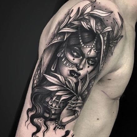 包大臂的9张暗黑女郎纹身图案