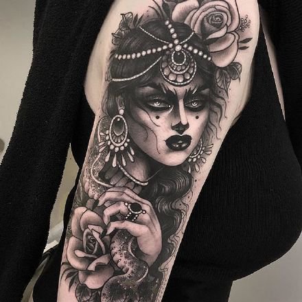 包大臂的9张暗黑女郎纹身图案