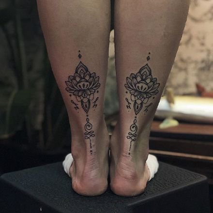 漂亮的小腿后部小清新纹身图案作品