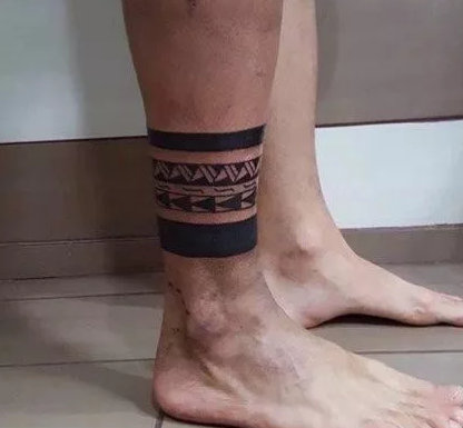 8张黑色的图腾臂环和腿环纹身图案