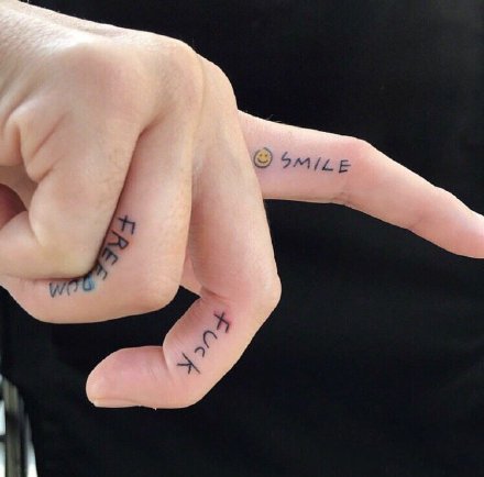 18组纹在手指上的超简约不显眼小纹身