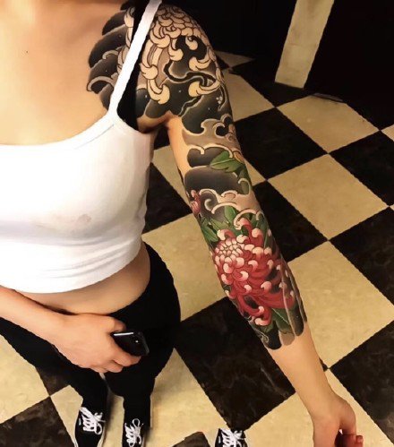 老传统风格的男性帅气纹身图片9张