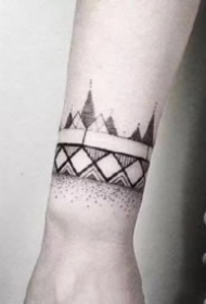 时尚的一组黑色臂环手环纹身图片