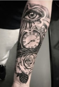 9张好看的包小臂欧美时钟纹身作品缩略频道推荐图