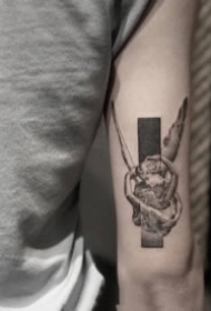 超细腻的一组点刺黑色小纹身作品