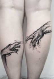 触碰手指的手势纹身作品图案欣赏