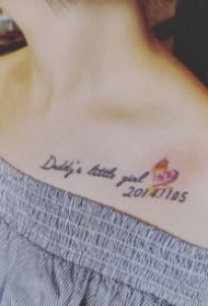 女生锁骨处简约的小清新纹身作品9张