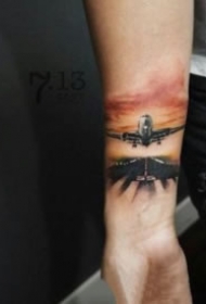 飞机窗外的风景纹身图片9张