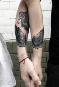 18张好看的翅膀纹身图案和手稿欣赏