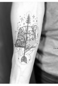 半面风格的几何动物纹身创意设计