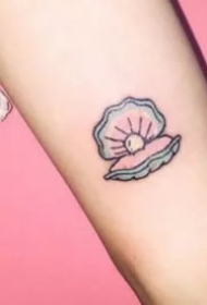 9张美丽的贝壳主题纹身作品图案