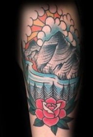 小山峰纹身  9张峰峦雄伟的山峰纹身图案