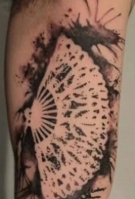 扇子主题的一组传统小扇子纹身图片