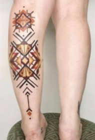 欧美彩色几何的创意纹身作品9张
